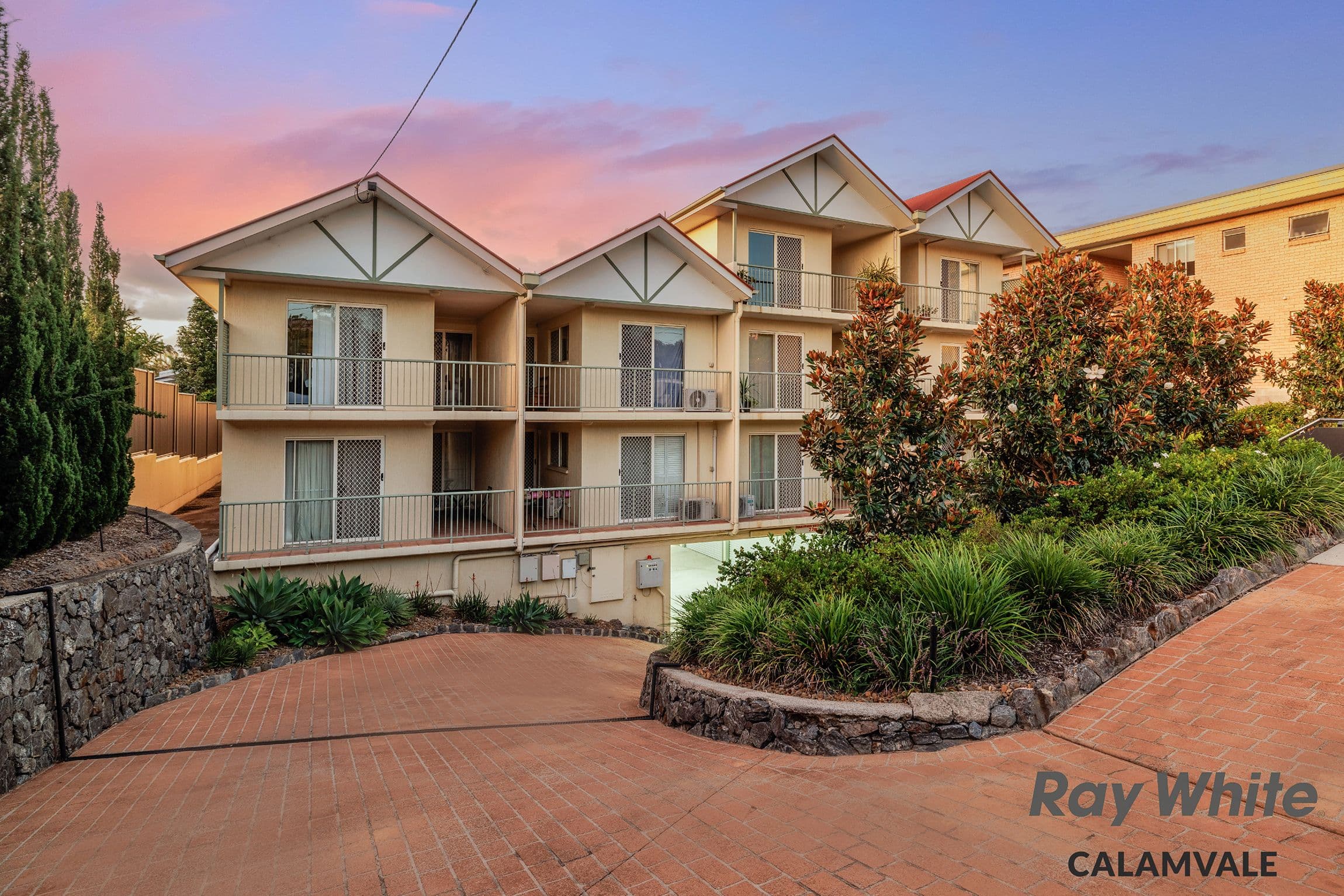 22 Chatsworth Road, Greenslopes QLD 4120, Greenslopes - Thumbnail 2
