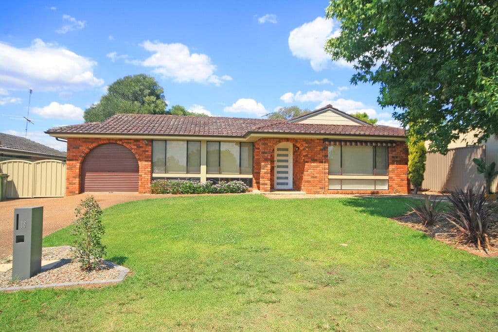 18 Burford Street, Minto - Image 1