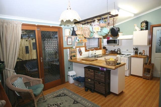 10 Powell Street, CLARE SA 5453, Clare - Thumbnail 3