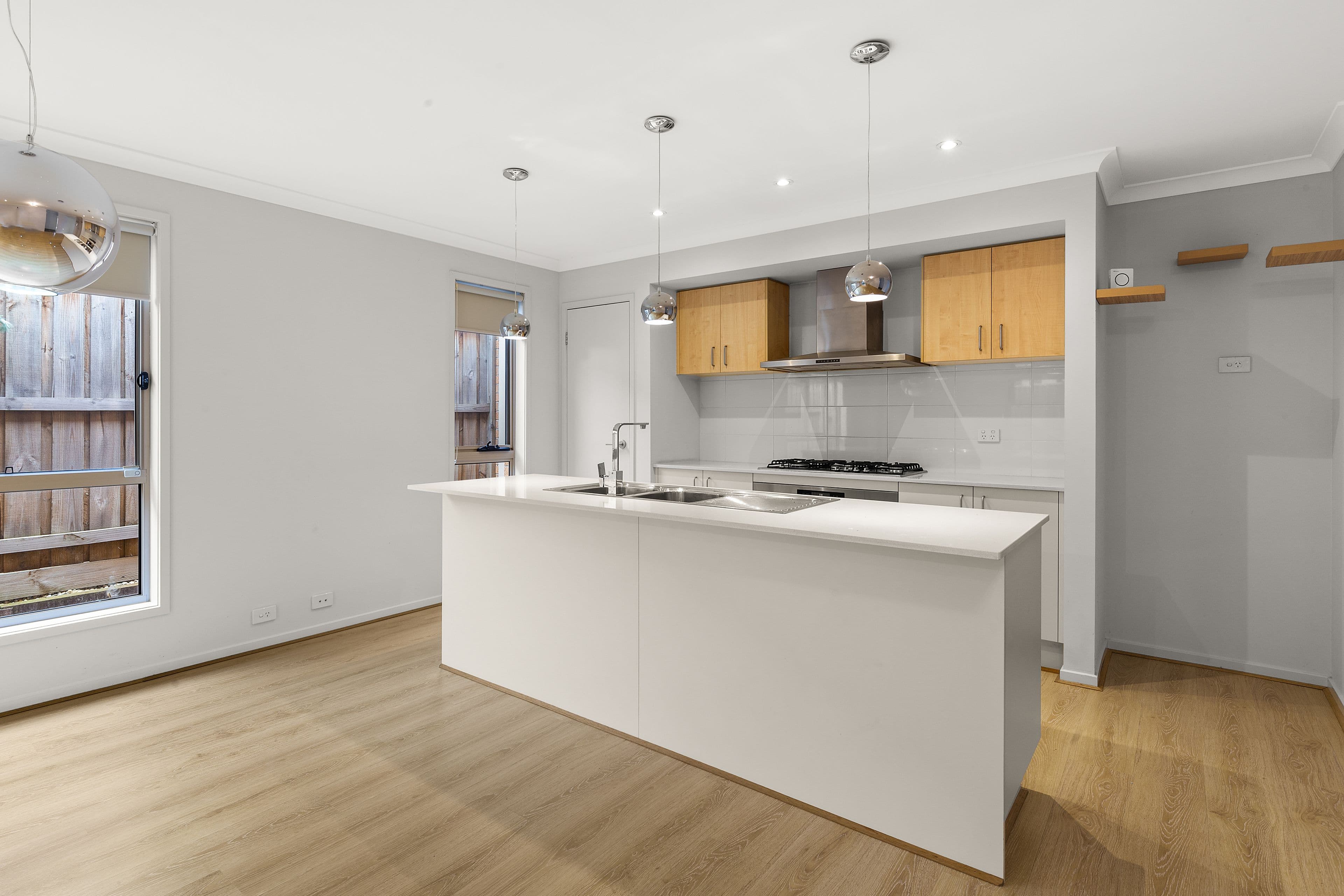 8 Tyalla Way, Pakenham VIC 3810, Pakenham - Thumbnail 2