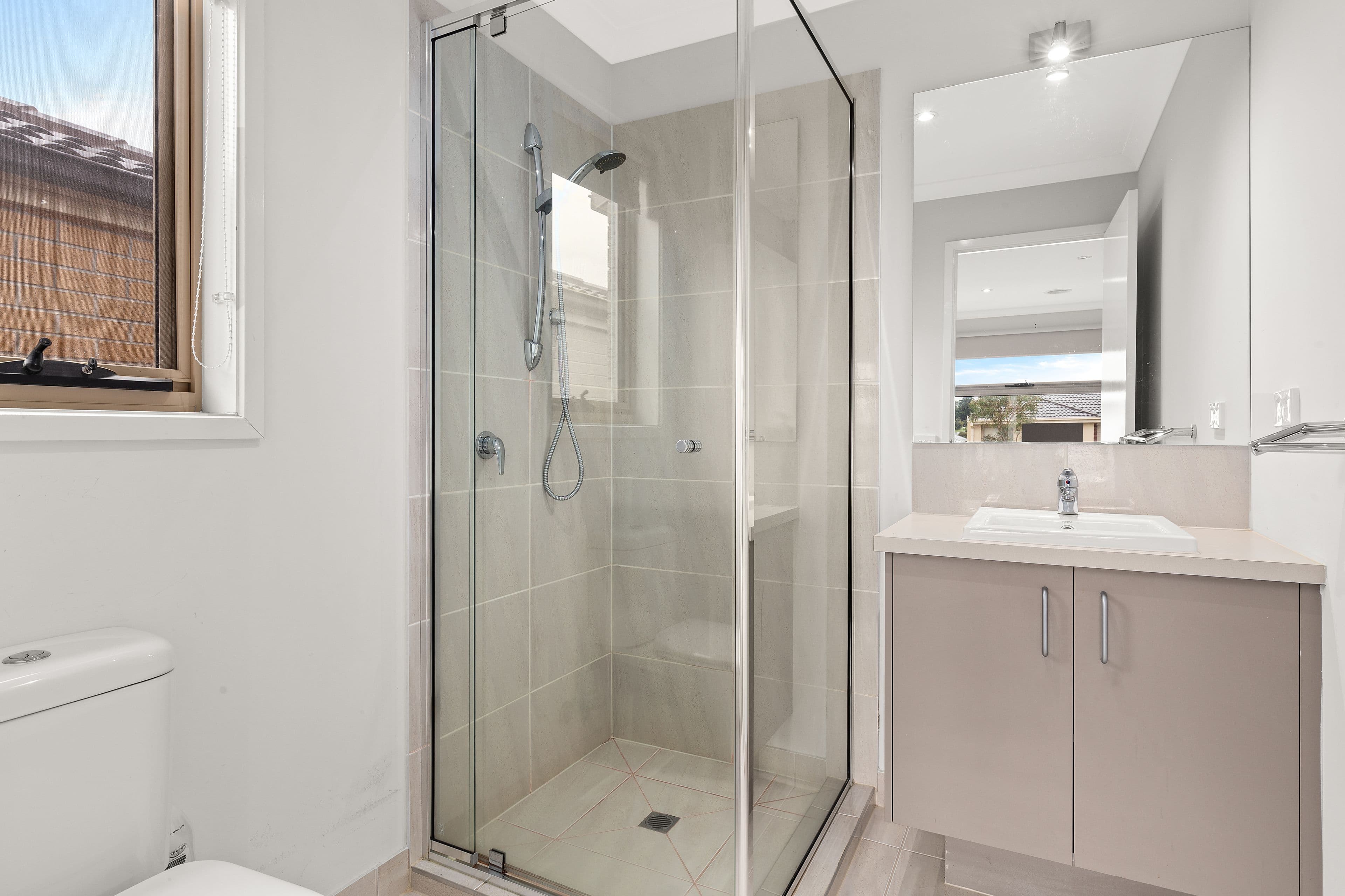 8 Tyalla Way, Pakenham VIC 3810, Pakenham - Thumbnail 7