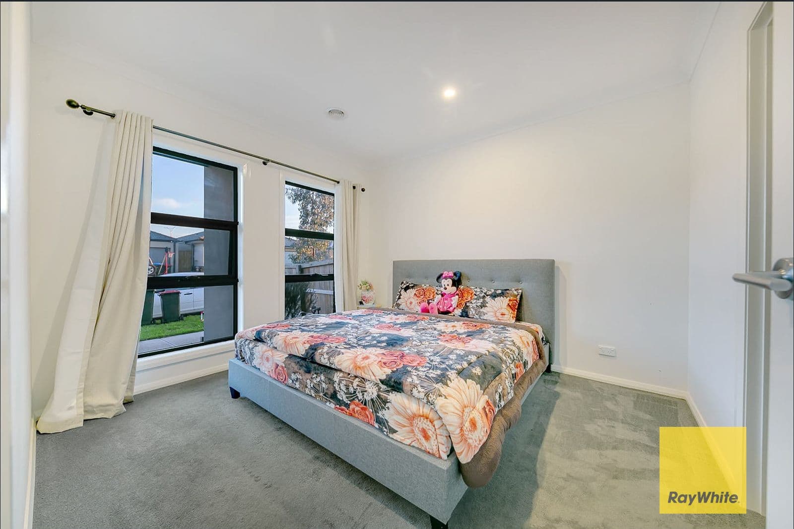 13 Spotted Way, Tarneit VIC 3029, Tarneit - Thumbnail 3