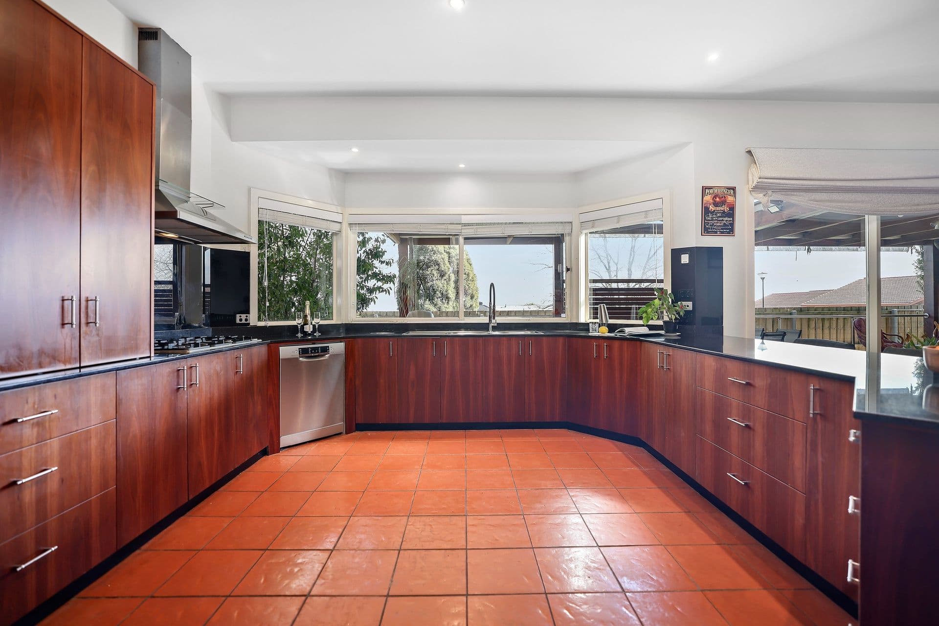24 Edrington Park Drive, Berwick VIC 3806, Berwick - Thumbnail 7