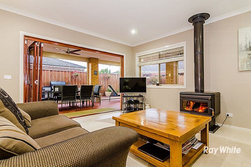 12 Yammerbook Way, Cranbourne East VIC 3977, Cranbourne East - Thumbnail 3