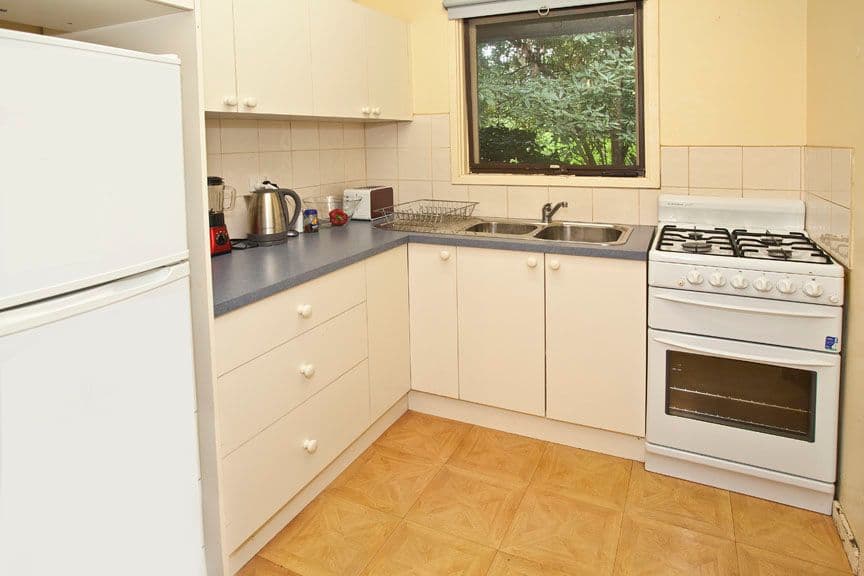 8 Hastings Avenue, BORONIA VIC 3155, Boronia - Thumbnail 4