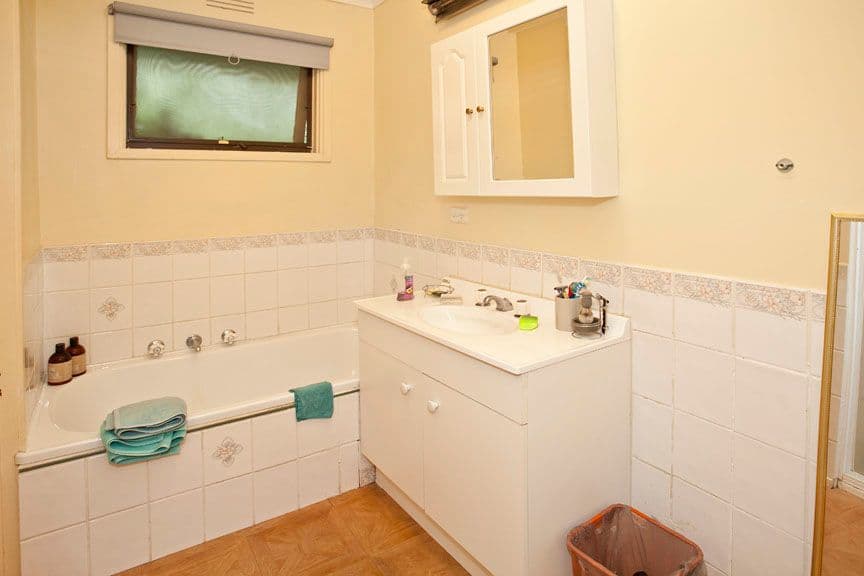 8 Hastings Avenue, BORONIA VIC 3155, Boronia - Thumbnail 6