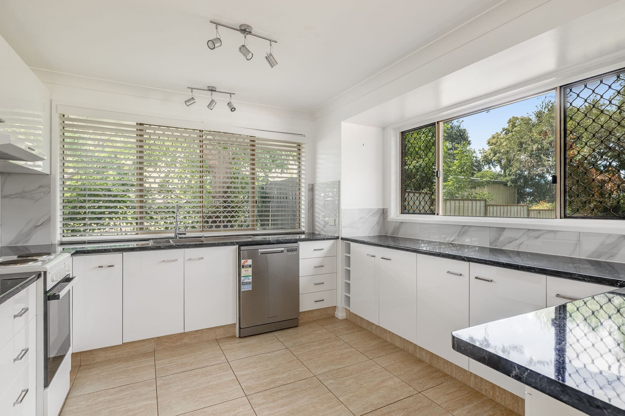 8 Lindemann Court, Wilsonton Heights QLD 4350, Wilsonton Heights - Thumbnail 3