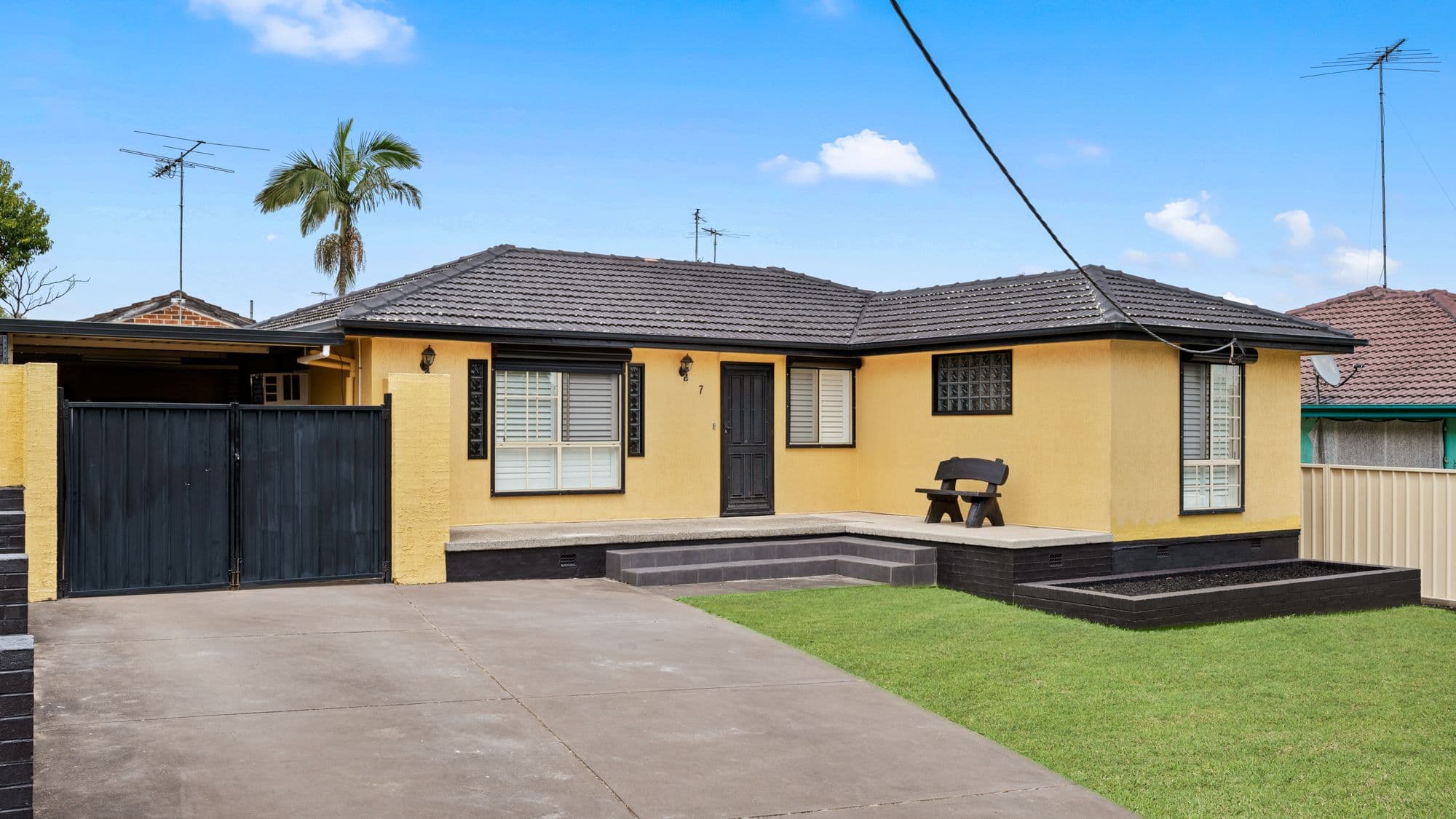 7 Burns Road, Campbelltown NSW 2560, Campbelltown - Image 1