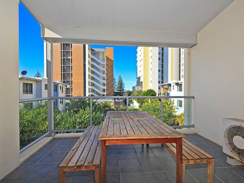 6 Fifth Avenue, BURLEIGH HEADS QLD 4220, Burleigh Heads - Thumbnail 2