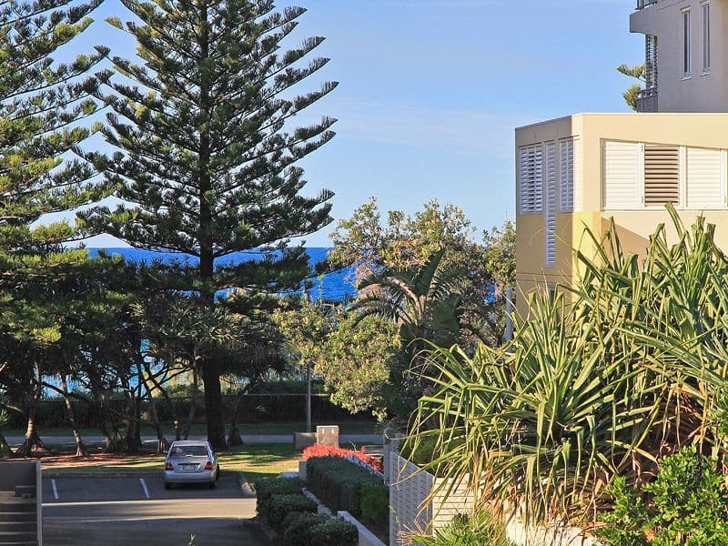 6 Fifth Avenue, BURLEIGH HEADS QLD 4220, Burleigh Heads - Thumbnail 7