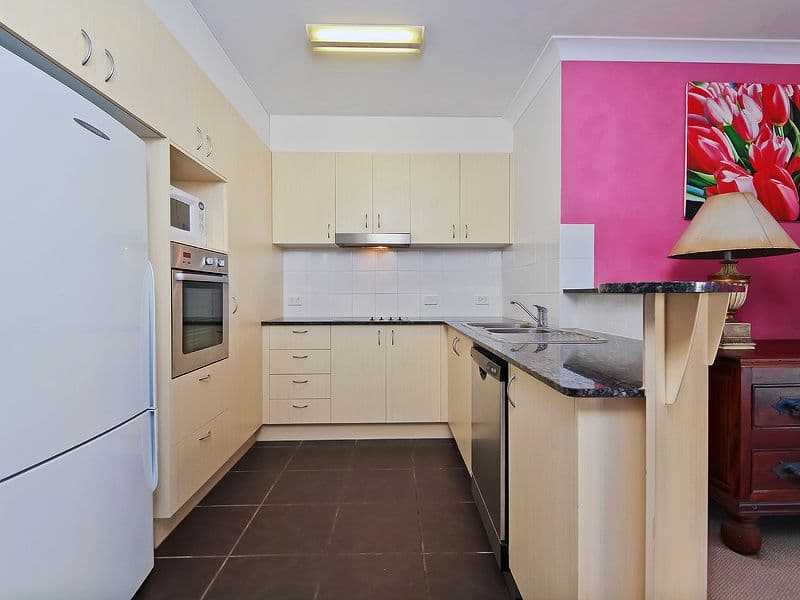 6 Fifth Avenue, BURLEIGH HEADS QLD 4220, Burleigh Heads - Thumbnail 8