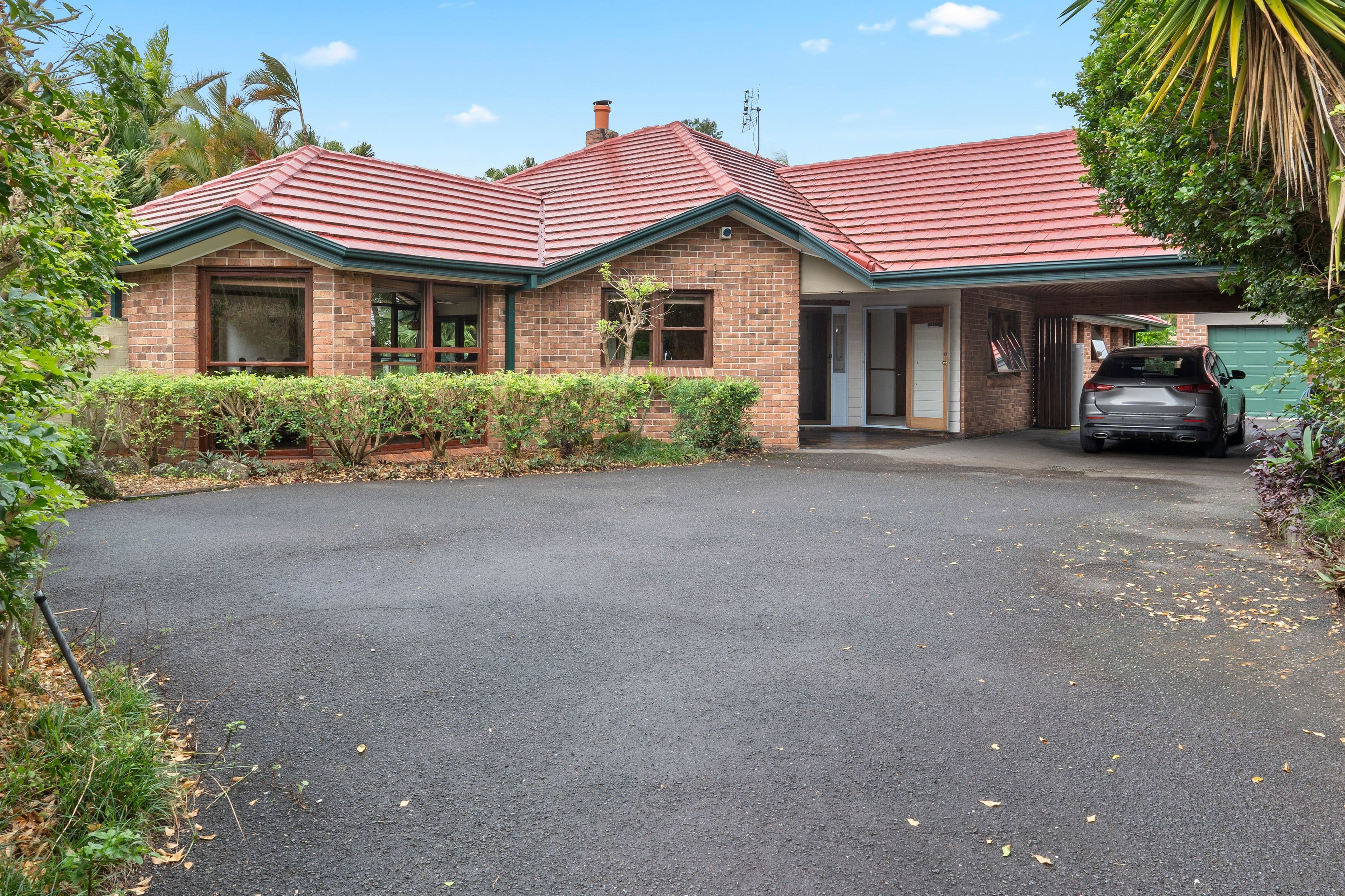 5 Bimini Court, Clear Island Waters QLD 4226, Clear Island Waters - Thumbnail 2