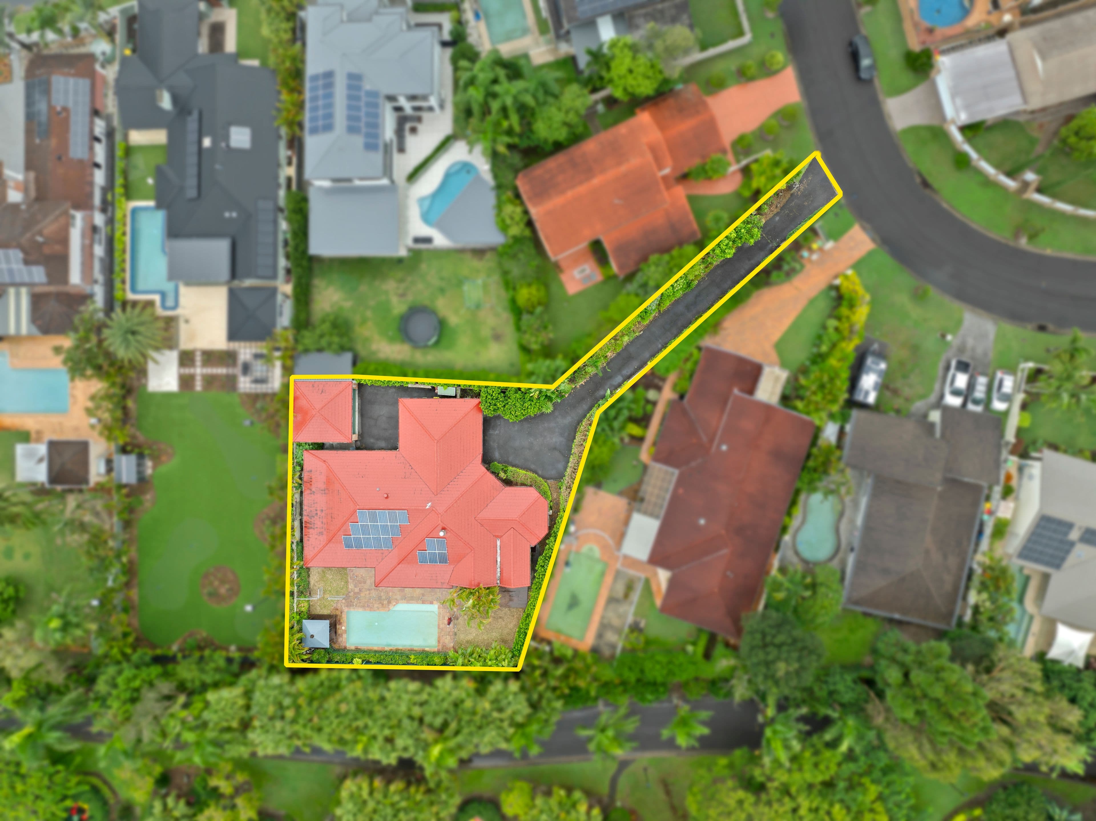 5 Bimini Court, Clear Island Waters QLD 4226, Clear Island Waters - Thumbnail 4