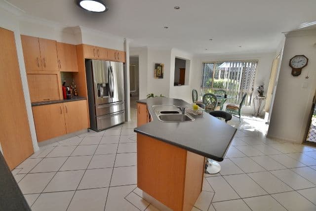 39 Carnarvon Drive, BEERWAH QLD 4519, Beerwah - Thumbnail 3