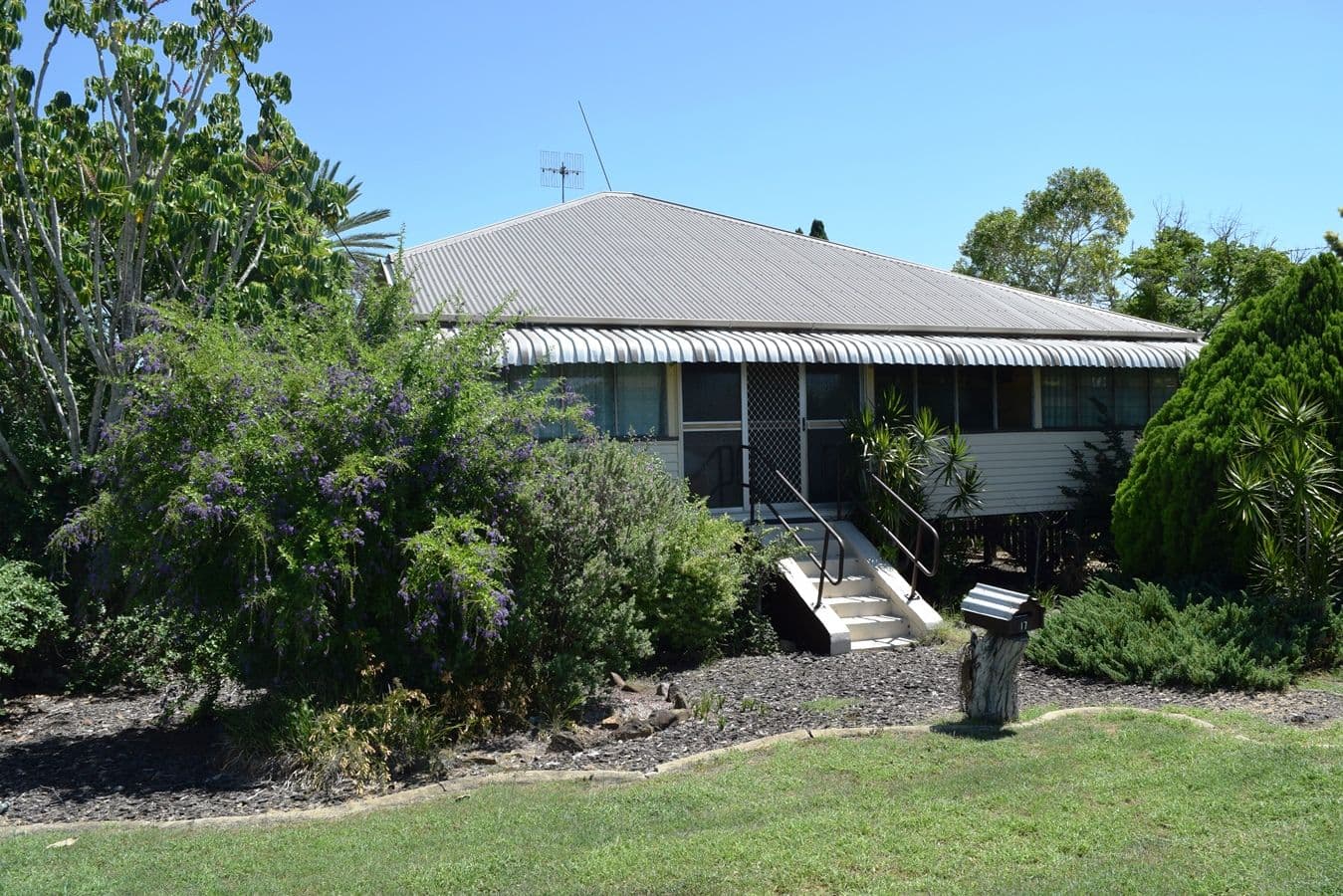 17 Dingyarra Street, Toogoolawah QLD 4313, Toogoolawah - Image 1