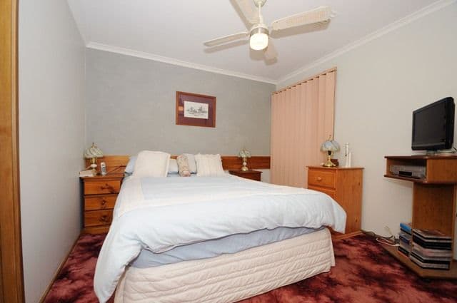 22 Sanderling Street, WERRIBEE VIC 3030, Werribee - Thumbnail 4