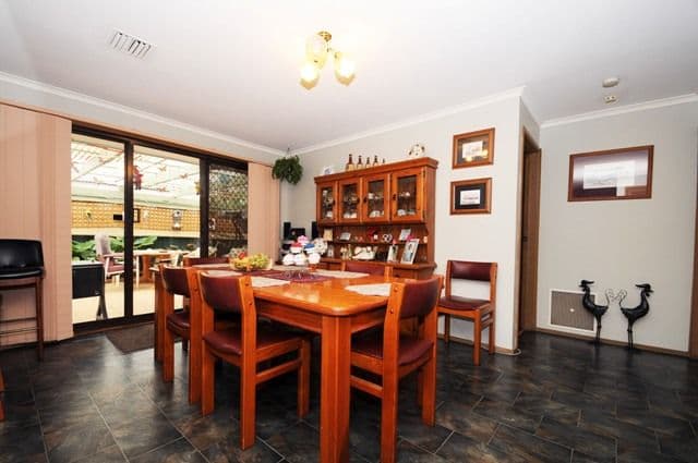 22 Sanderling Street, WERRIBEE VIC 3030, Werribee - Thumbnail 5
