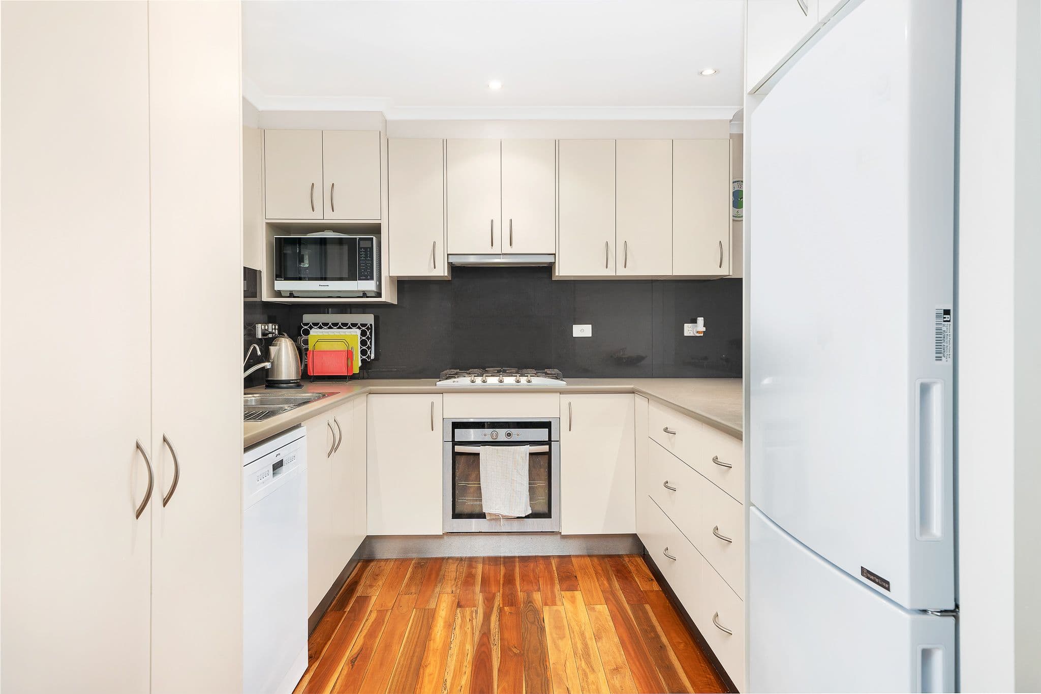 40 Hibiscus Avenue, Redcliffe QLD 4020, Redcliffe - Thumbnail 6