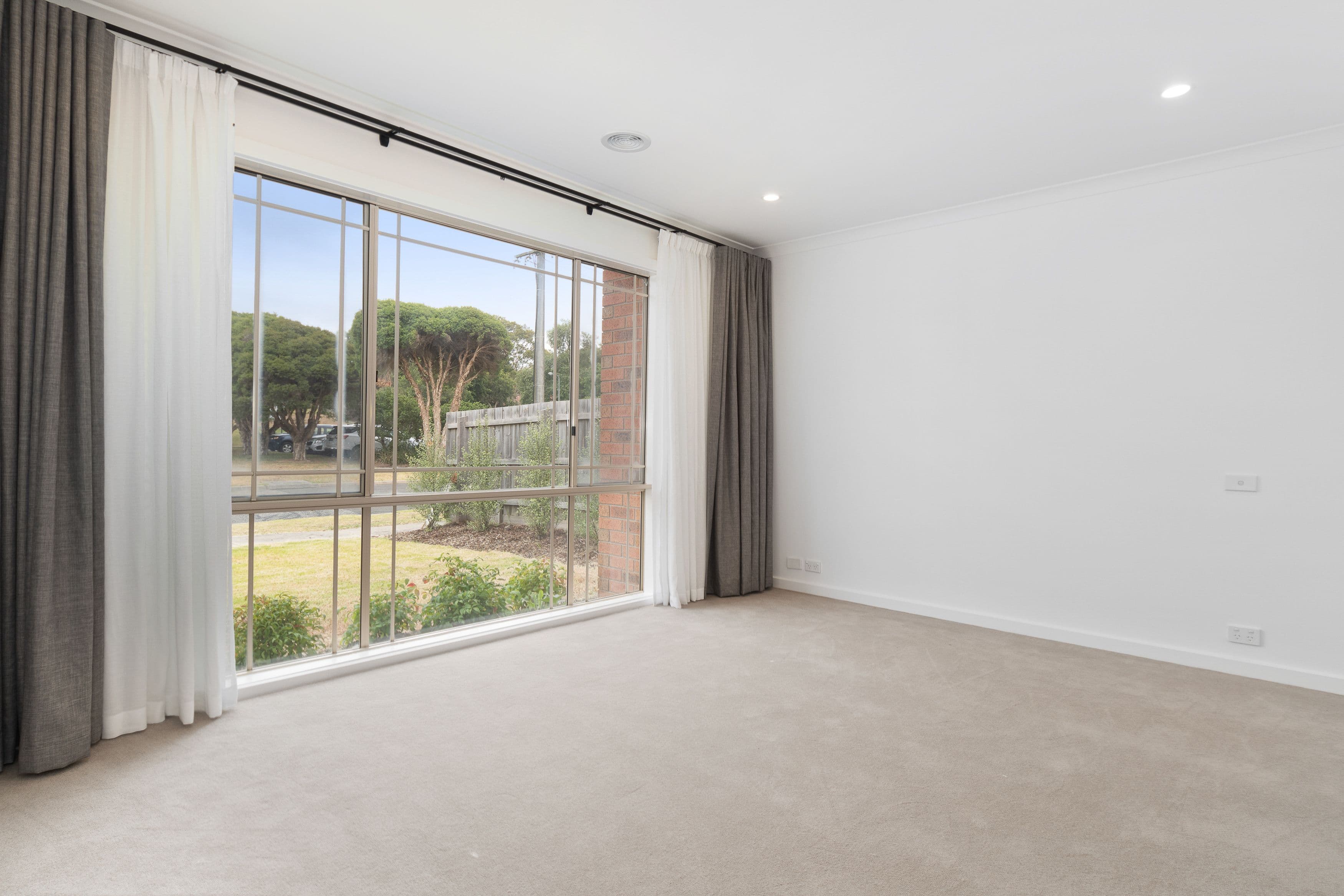 27 Bayport Drive, Langwarrin VIC 3910, Langwarrin - Thumbnail 2