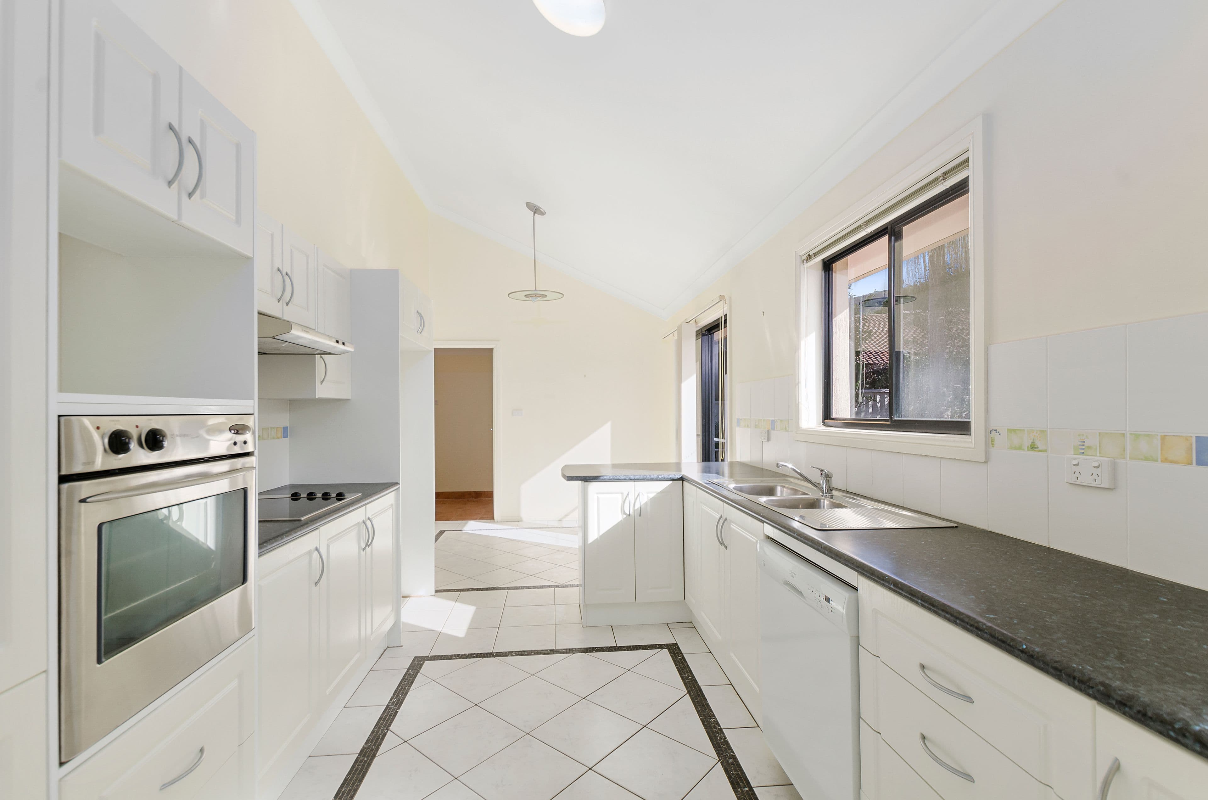 41 Mountain Road, Austinmer - Thumbnail 3