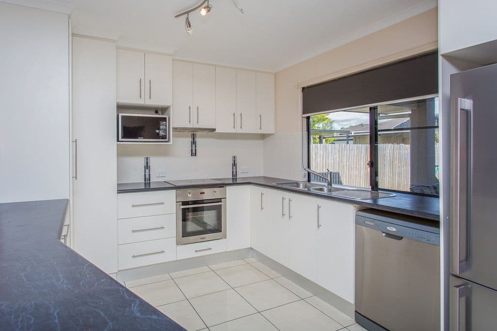 20 Victor Avenue, Glenella QLD 4740, Glenella - Thumbnail 3