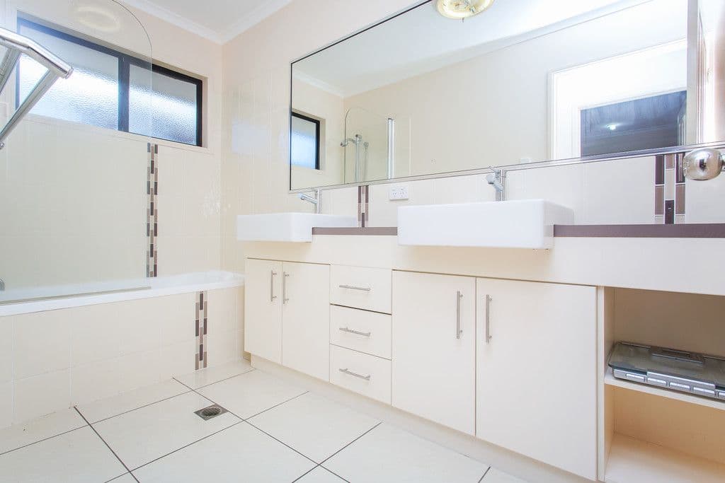 20 Victor Avenue, Glenella QLD 4740, Glenella - Thumbnail 8
