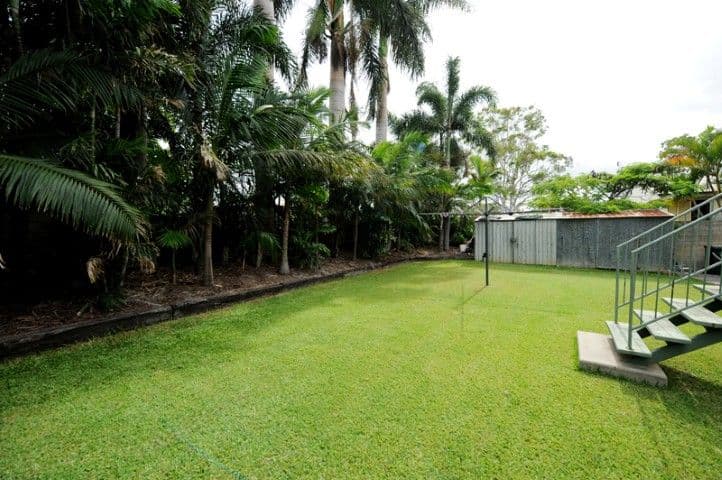 72 Aerodrome Road, CLINTON QLD 4680, Clinton - Thumbnail 4