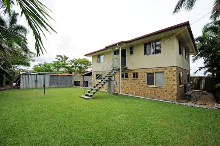 72 Aerodrome Road, CLINTON QLD 4680, Clinton - Thumbnail 5