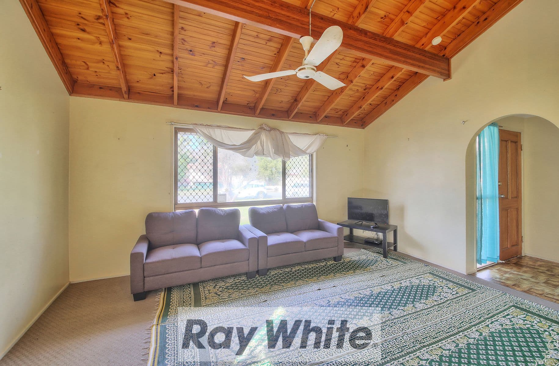 8 Eridani Avenue, Kingston QLD 4114, Kingston - Thumbnail 3