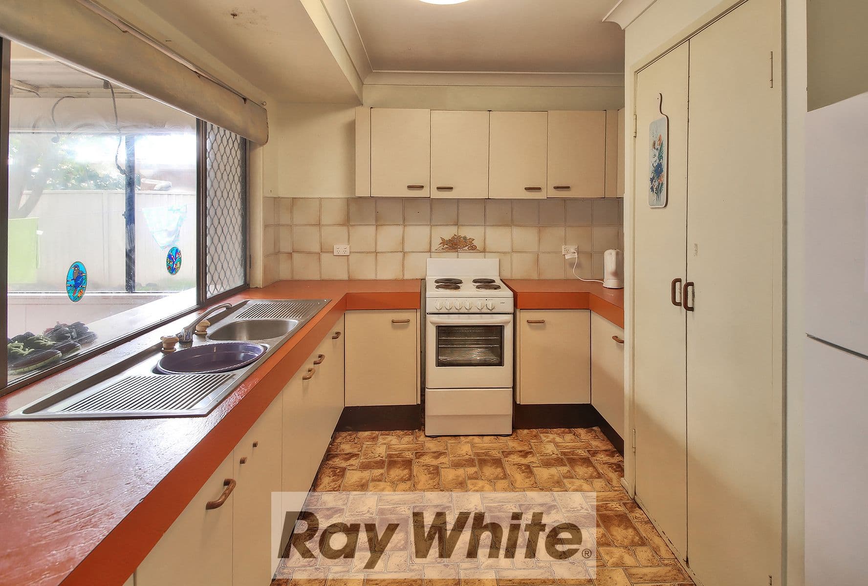 8 Eridani Avenue, Kingston QLD 4114, Kingston - Thumbnail 5