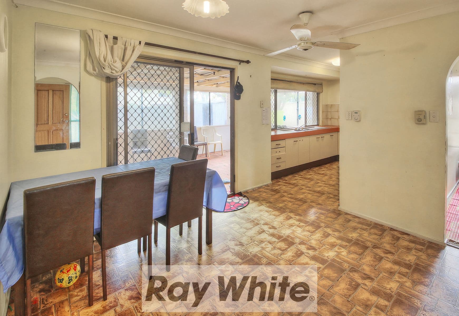 8 Eridani Avenue, Kingston QLD 4114, Kingston - Thumbnail 6