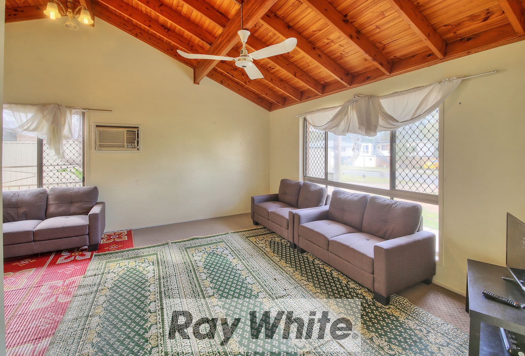 8 Eridani Avenue, Kingston QLD 4114, Kingston - Thumbnail 7