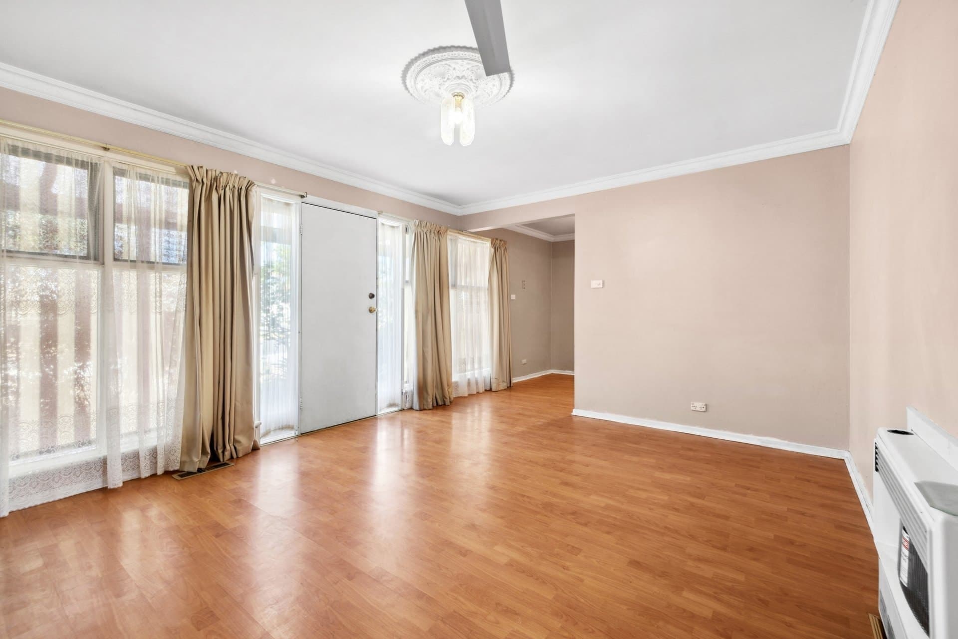 10 Oxley Street, Sunbury - Thumbnail 2