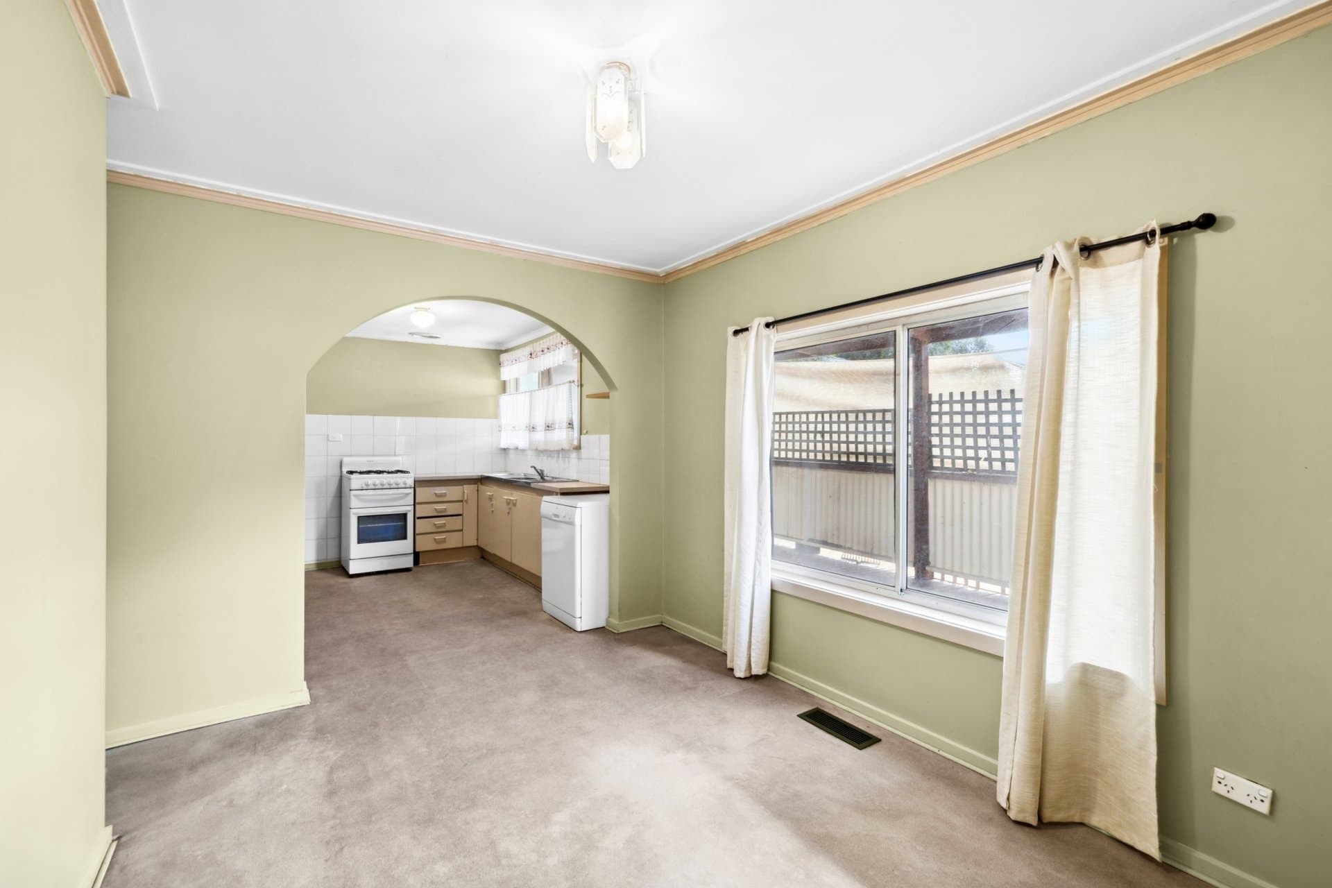 10 Oxley Street, Sunbury - Thumbnail 4