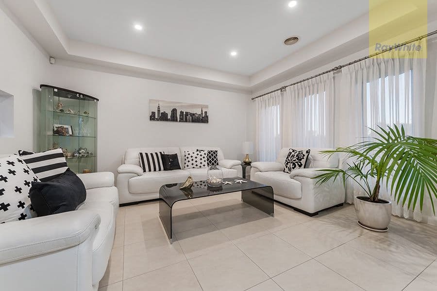 13 Elsternwick Way, Craigieburn VIC 3064, Craigieburn - Thumbnail 2