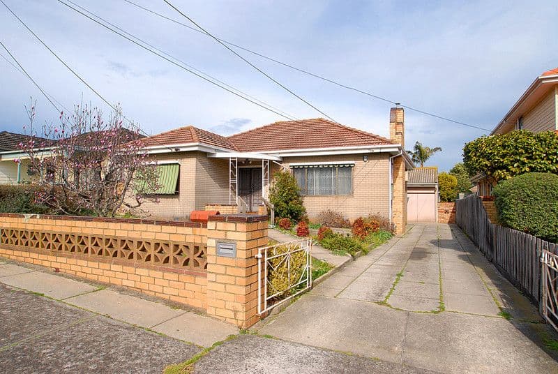 4 Clapham Avenue, SPRINGVALE VIC 3171, Springvale - Image 1