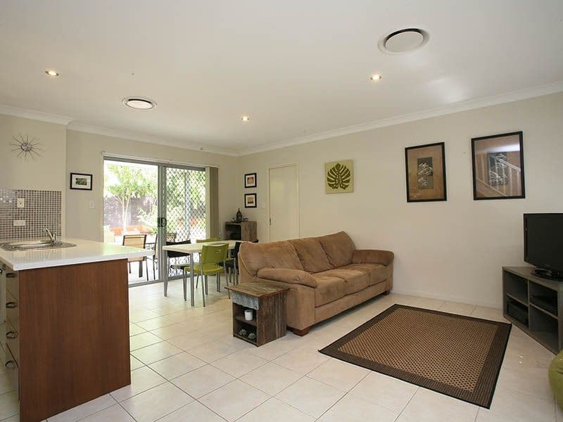 42 Moore Street, MORNINGSIDE QLD 4170, Morningside - Thumbnail 2