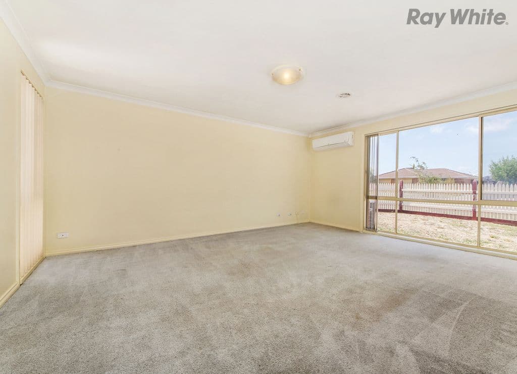25 Yeats Drive, Delahey VIC 3037, Delahey - Thumbnail 2