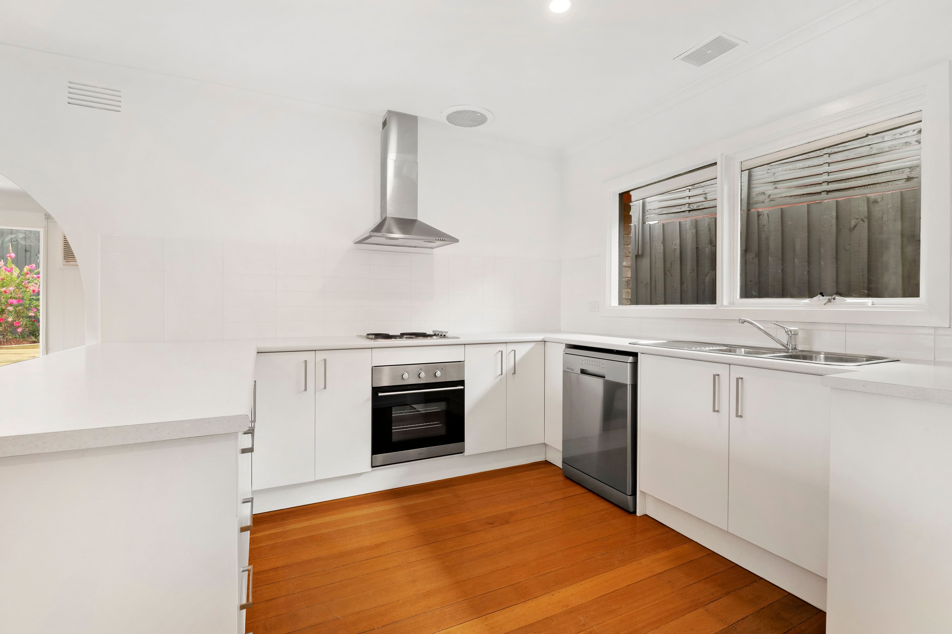 9 Old Lower Plenty Road, Viewbank VIC 3084, Viewbank - Thumbnail 3