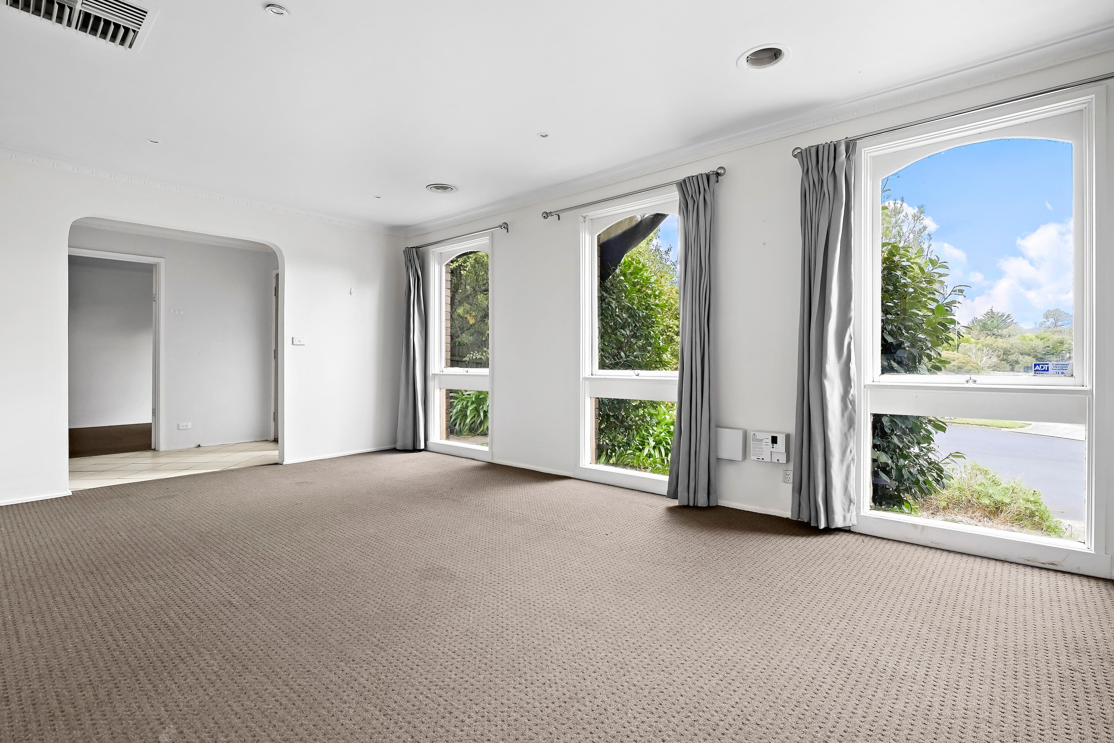 8 Dunraven Court, Frankston VIC 3199, Frankston - Thumbnail 3