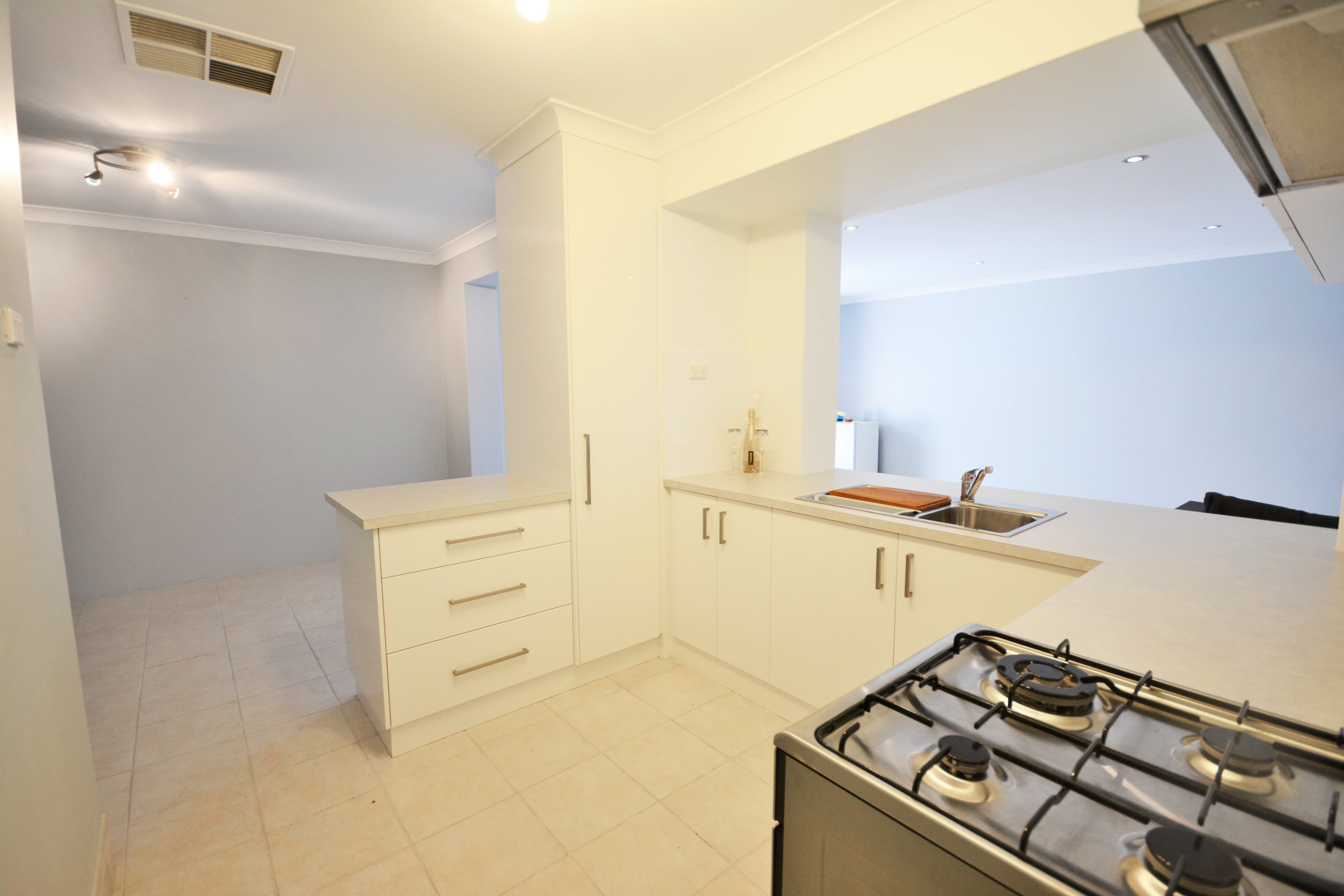 10 Oakleaf Circle, Mirrabooka WA 6061, Mirrabooka - Thumbnail 5