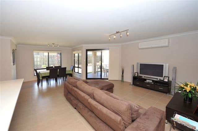 9 Whitman Street, WESTBROOK QLD 4350, Westbrook - Thumbnail 3