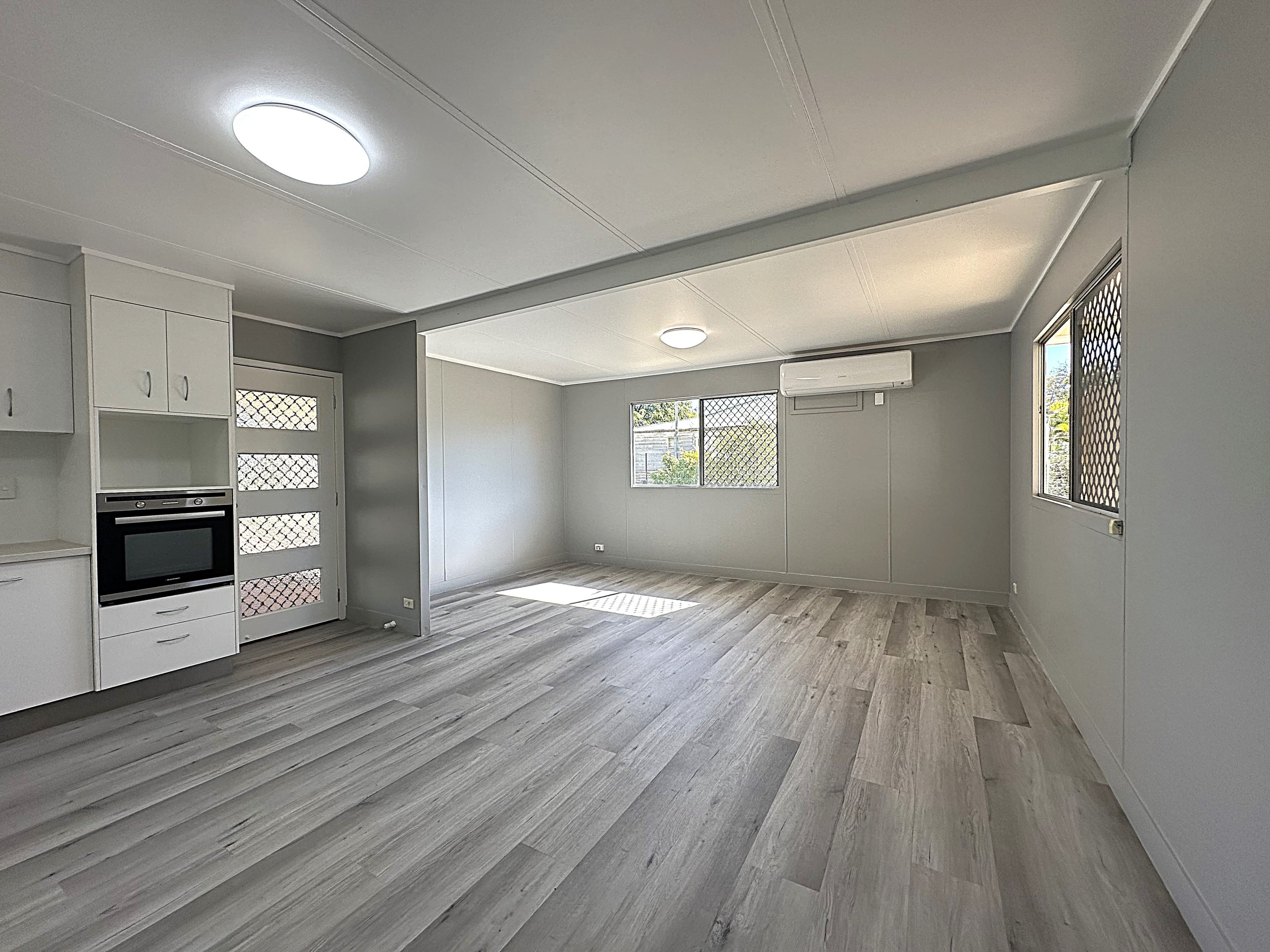 52 Willow Street, Barcaldine QLD 4725, Barcaldine - Thumbnail 2