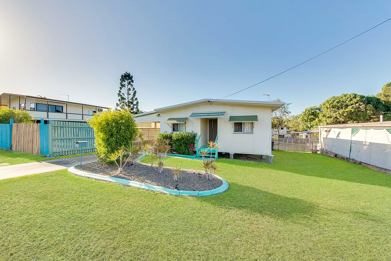 12 Yukana Street, Boyne Island QLD 4680, Boyne Island - Thumbnail 2