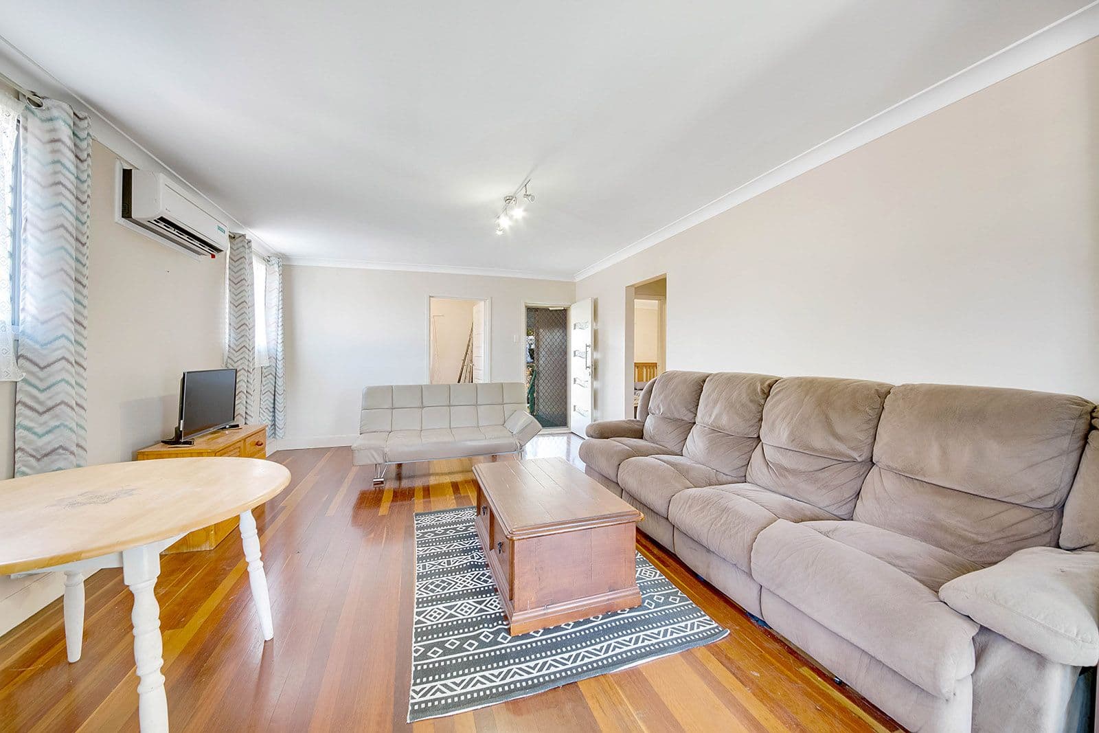 12 Yukana Street, Boyne Island QLD 4680, Boyne Island - Thumbnail 3