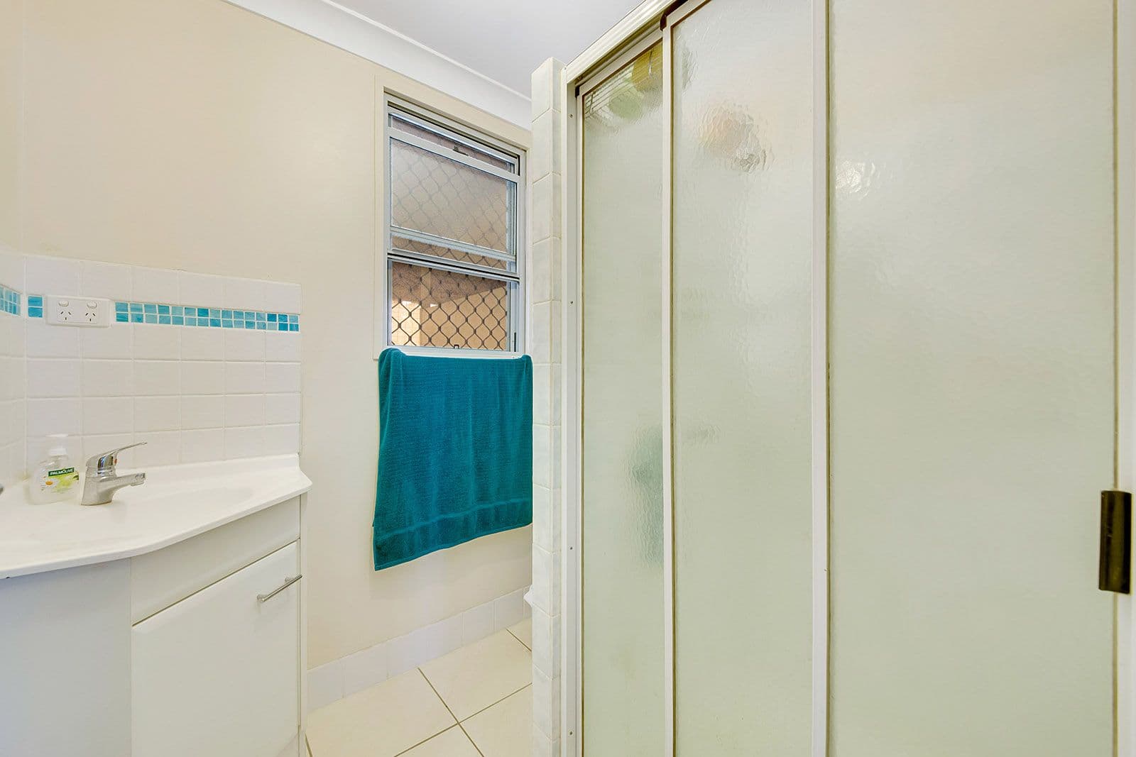 12 Yukana Street, Boyne Island QLD 4680, Boyne Island - Thumbnail 7