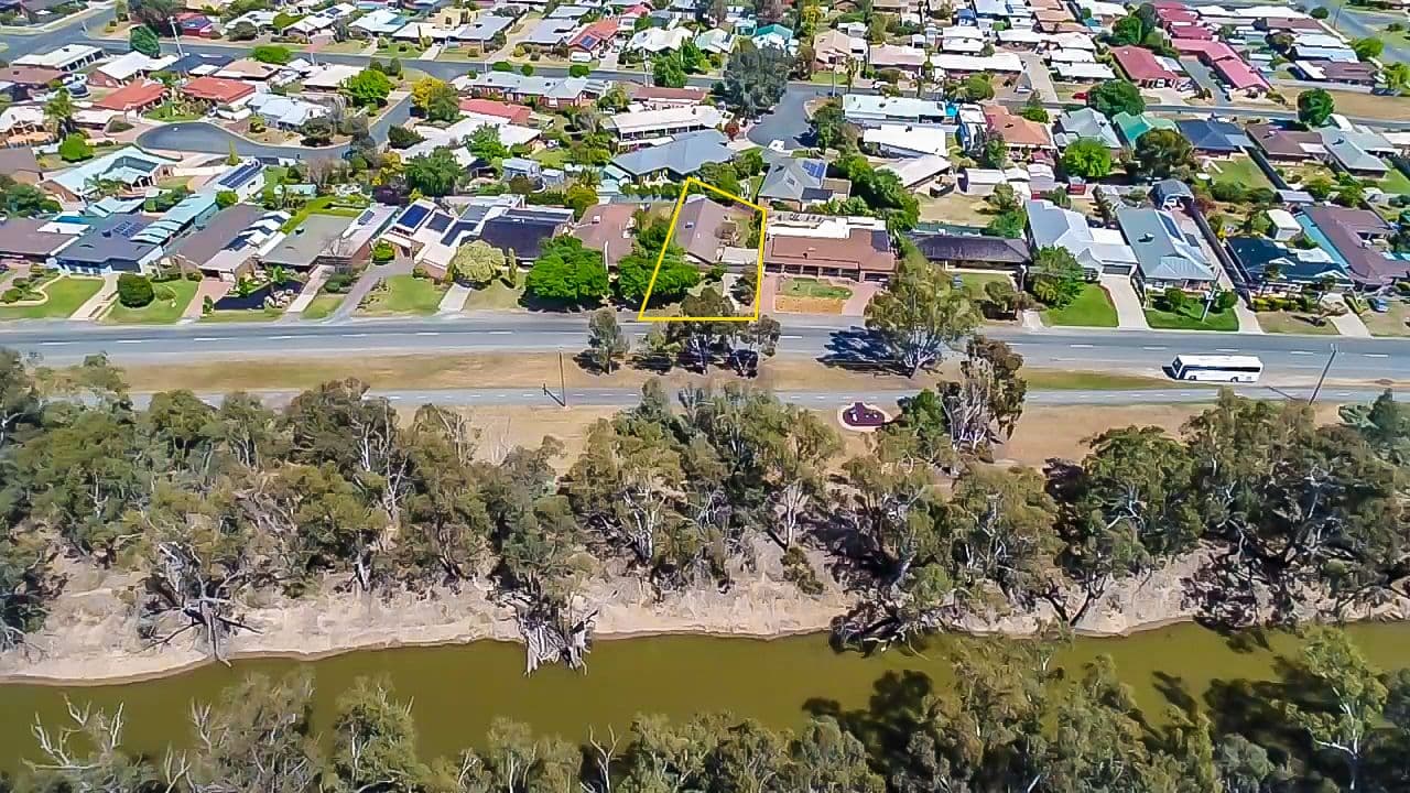 111 Campaspe Esplanade, Echuca VIC 3564, Echuca - Image 1