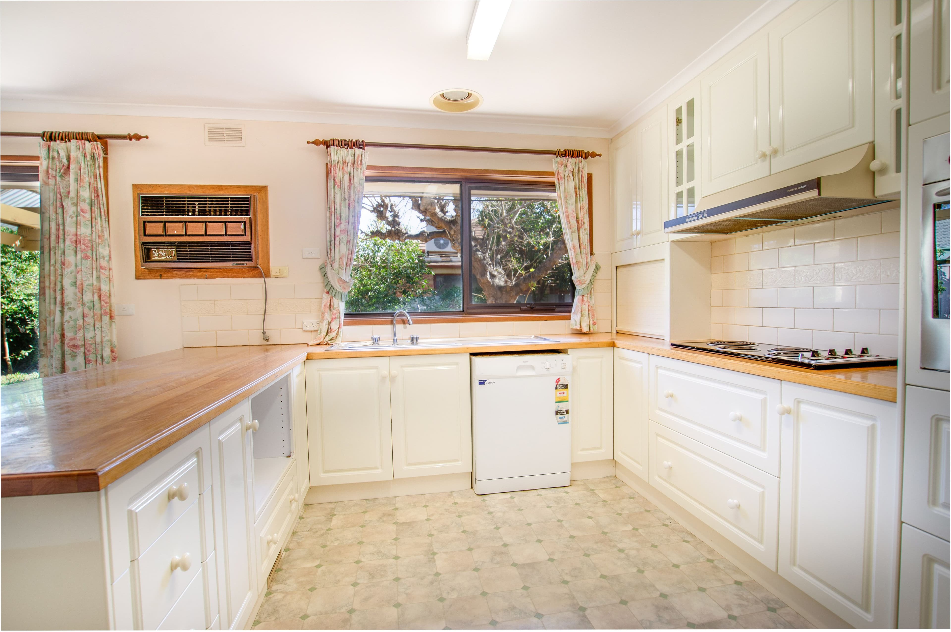 111 Campaspe Esplanade, Echuca VIC 3564, Echuca - Thumbnail 4
