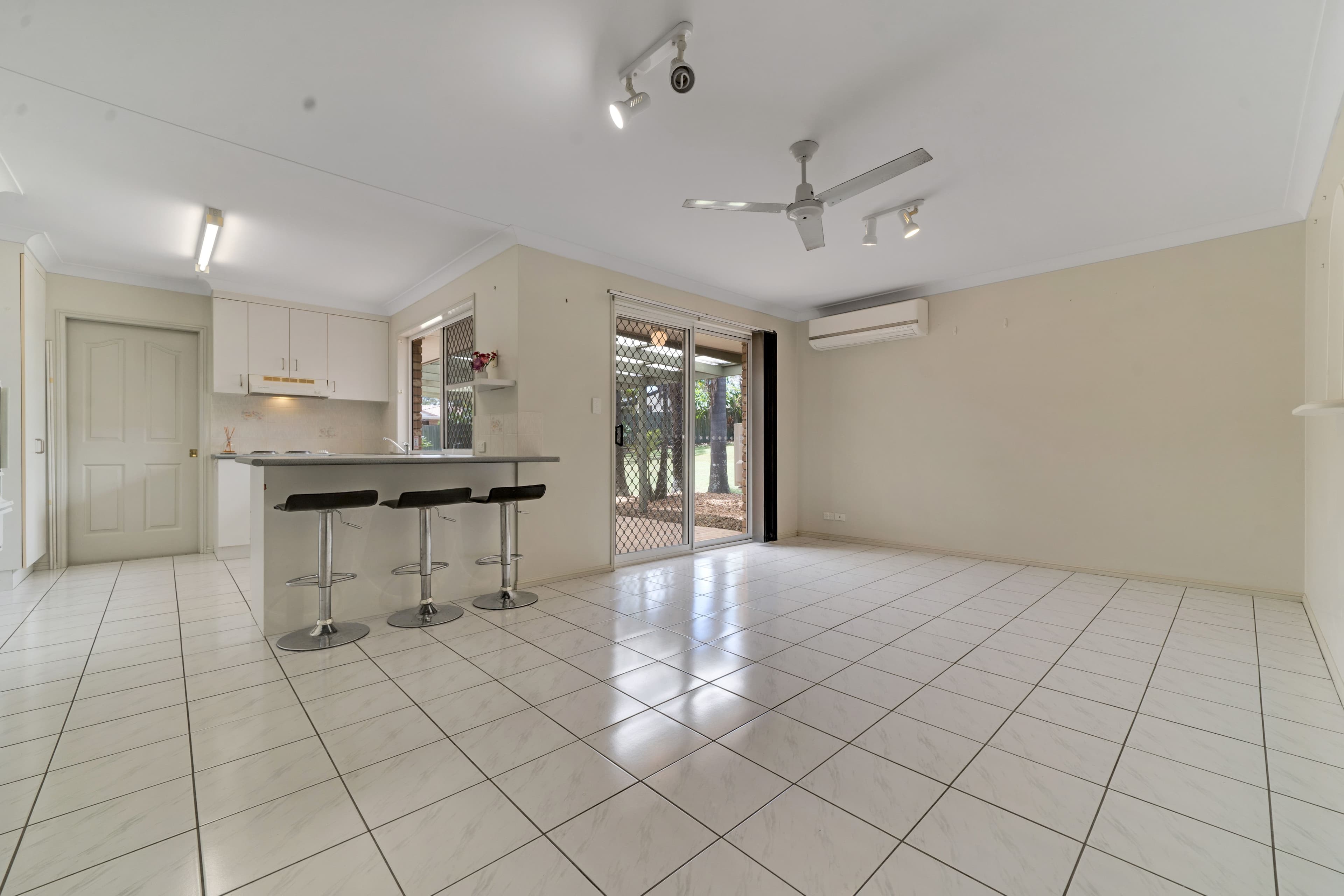 21 Duesbury Crescent, Edens Landing QLD 4207, Edens Landing - Thumbnail 8
