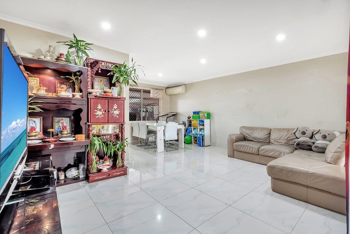 11 Jabiru Street, Green Valley - Thumbnail 3